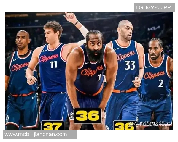 快船训练营首日盛况:灯泡组合同框小卡与比尔携手出击 快船训练营首日盛况:灯泡组合同框小卡与比尔携手出击