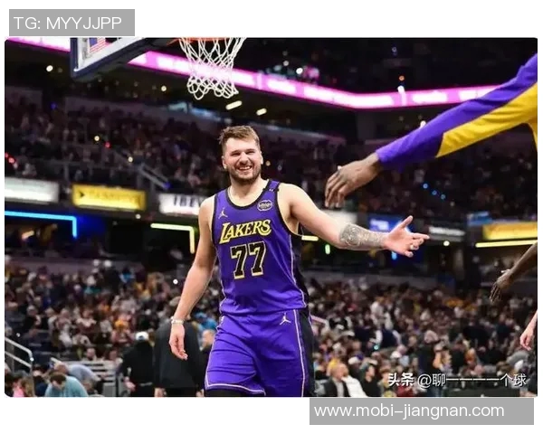 湖人半场落后76人7分东契奇贡献19分8篮板5助攻小里表现不佳仅得2分