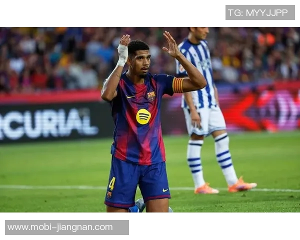 巴萨全队力挺阿劳霍尽管在对切尔西比赛中被罚下 巴萨全队力挺阿劳霍尽管在对切尔西比赛中被罚下